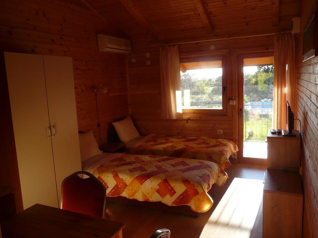 Guest House Jadran Pol Petrovac Exterior photo